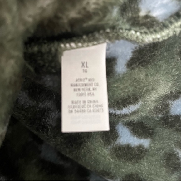 Aerie Green Cheetah Print Fleece Long Sleeve Loungewear Top - Picture 9 of 12
